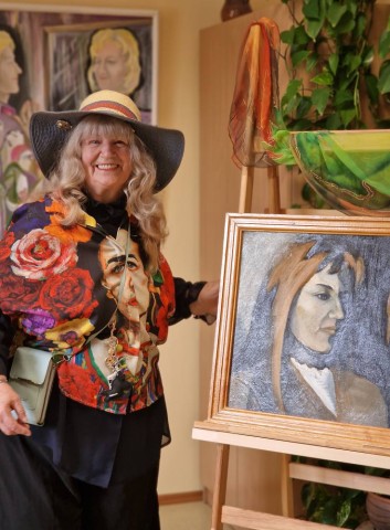 Tikšanās ar portretu izstādes ''Starp radiem un draugiem..''  autori mākslinieci Taigu Kalvišķi